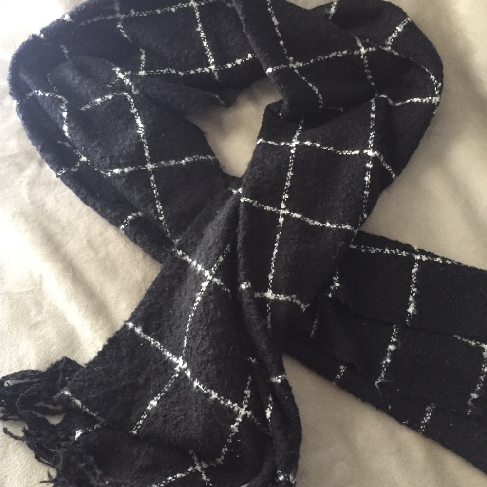 Cozy fall scarf/ wrap - window pane design